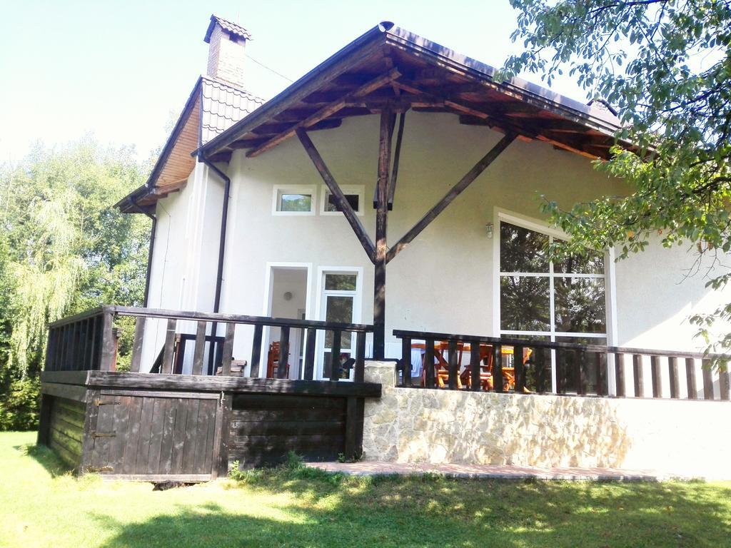 Vila Carpathia Bran  Exteriör bild